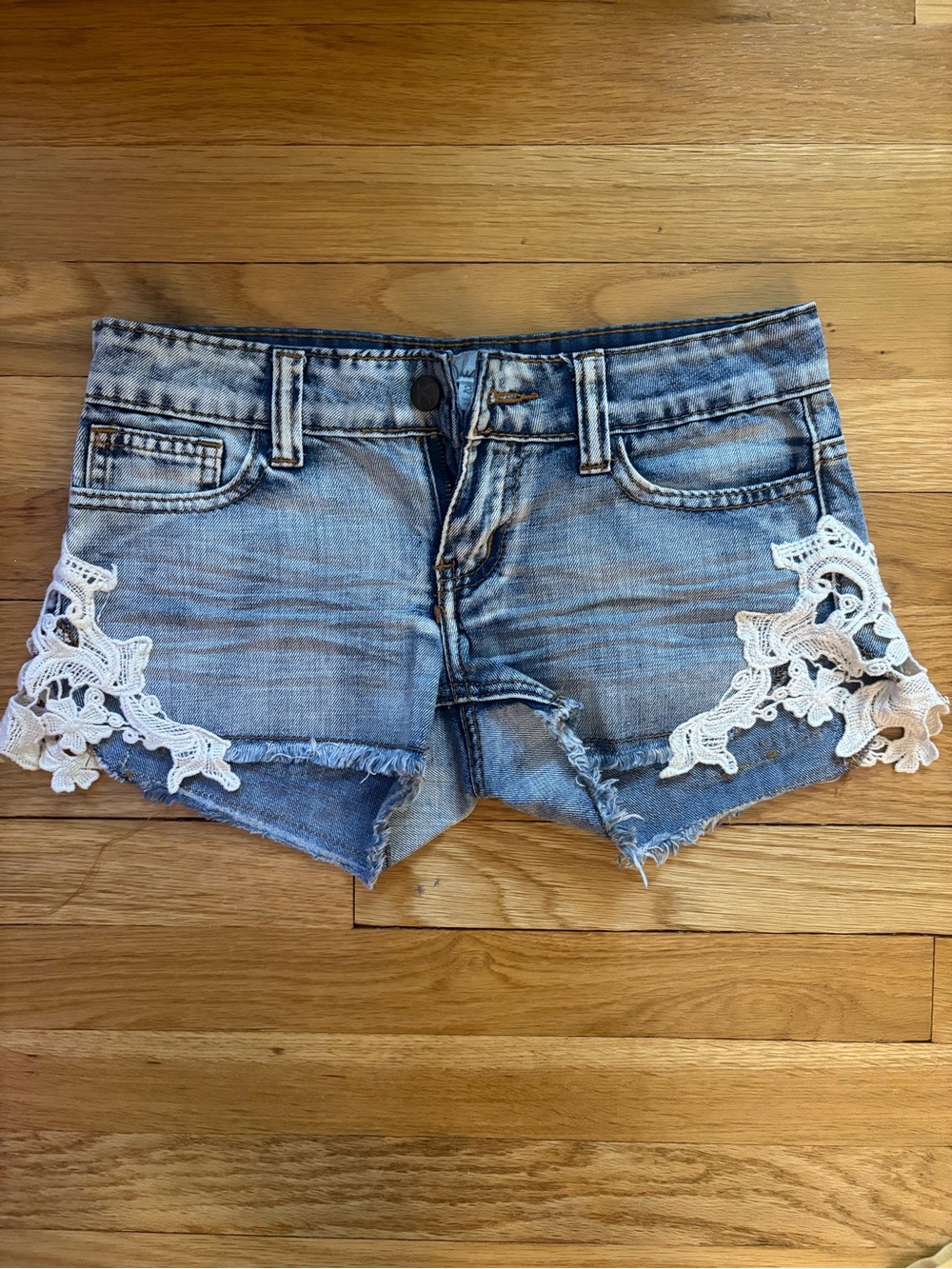 Denim Lace Detail Women's Shorts - Light Blue